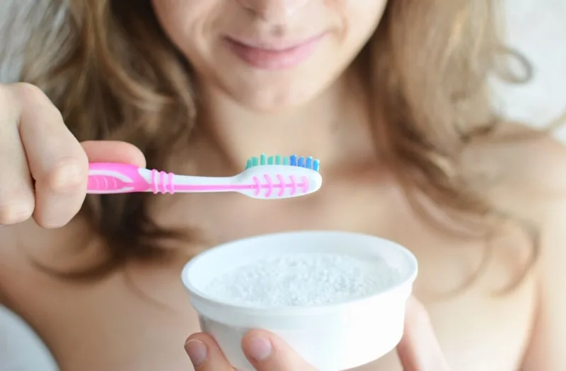 cach lam trang rang bang baking soda