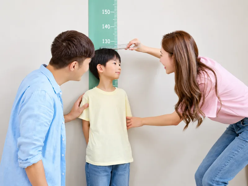 Trẻ chậm tăng chiều cao kéo dài nên được đánh giá tăng trưởng